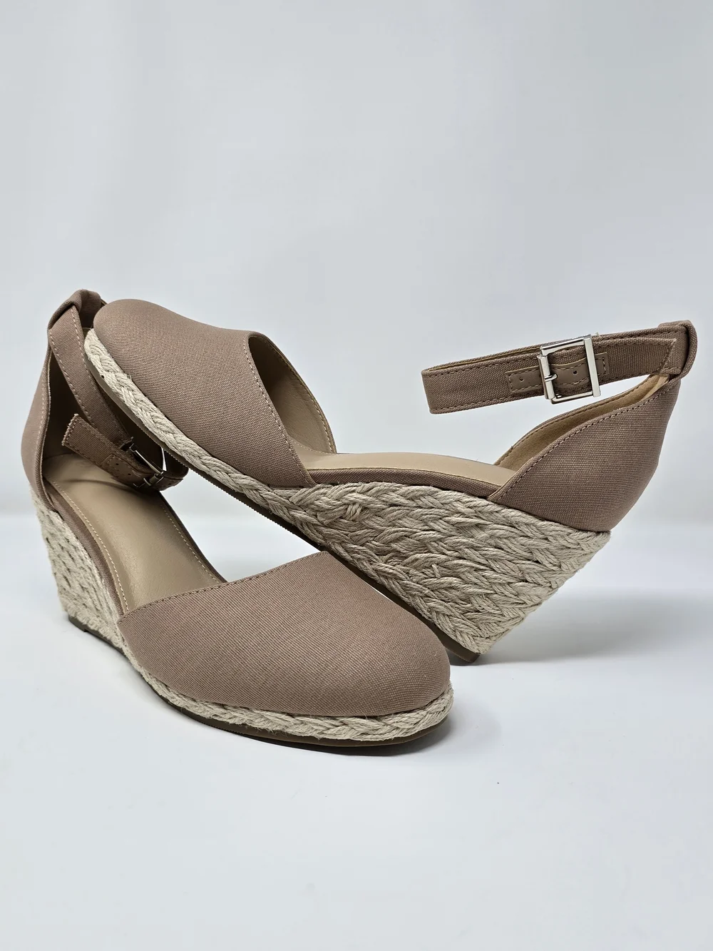 STUNNING QUALITY!! NEW IN BOX🏷 Closed-Toe Espadrille Wedge Sandals ☀️ (11)